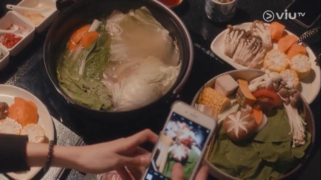 撕开现实社会遮羞布！三女被迫离港久住海岛，真实原因刺痛年轻人