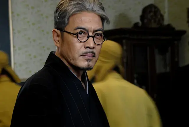 《笑着活下去》主演现状，杨幂火了，黄海波凉了，两个小配角红了