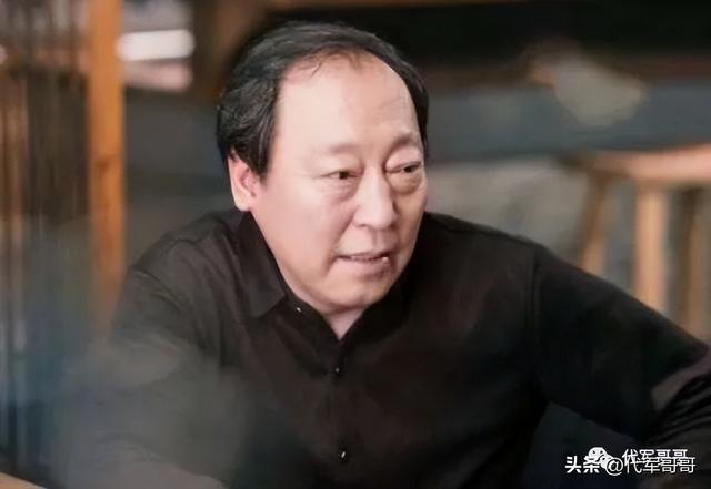 揭秘60岁知名演员倪大红的成名经历与婚姻生活