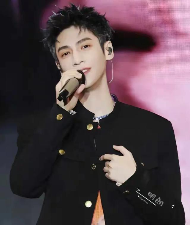 天呐!36岁罗云熙增肥成功,颜值回春太惊艳!不再是“病娇美人”