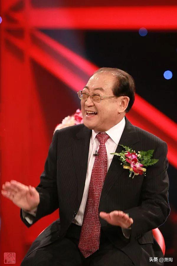 84岁“小怪物”昨喜收新徒 现场发生了什么 连主持人李金斗都蒙圈了