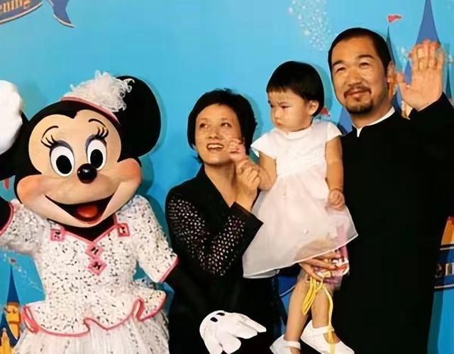 Z姓老艺术家被曝出轨！为小三闹离婚和小四有私生女，张国立躺枪