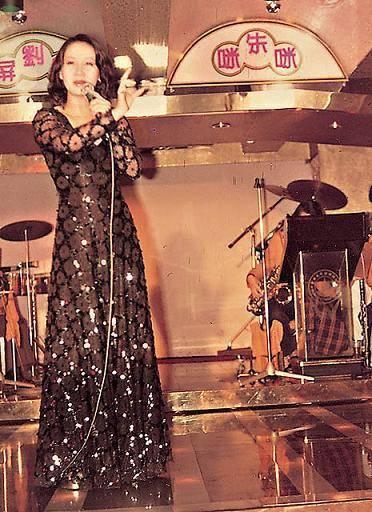 TVB金牌绿叶朱咪咪，被演戏耽误的好歌手，老公是马德钟堂兄