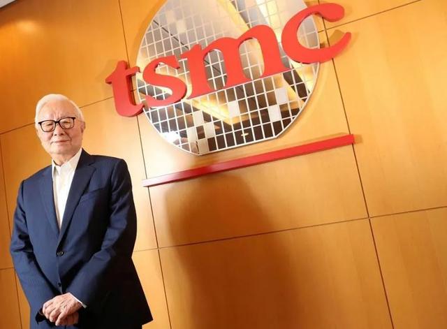 好了伤疤忘了疼！“九命怪猫”又作妖，上市3个月就伸手募资百亿