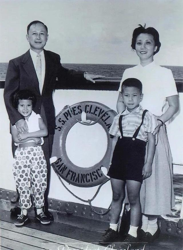 李双江每月养老金高达3万，梦鸽李天一连夜转移资产，在美国定居