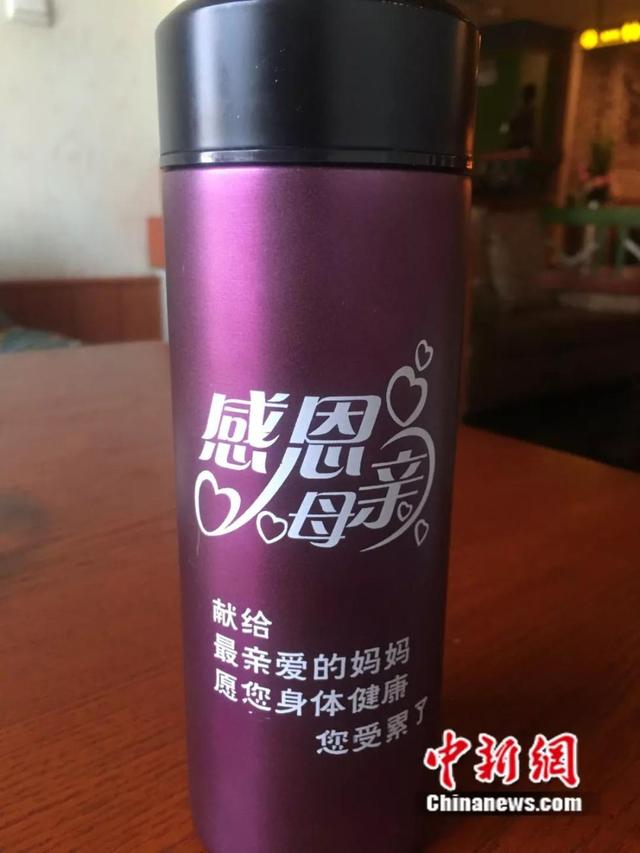 一张登机牌为何占了“两个座位”?背后故事让人泪目……