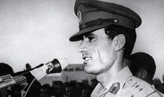 独裁42年得罪五常,中东疯狗卡扎菲,是利比亚救星又死于人民之手