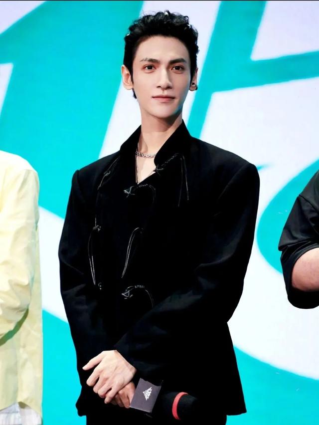 天呐!36岁罗云熙增肥成功,颜值回春太惊艳!不再是“病娇美人”