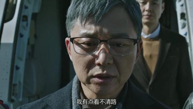 《扫黑风暴》最正直的角色是他！中年翻红，还带儿子走上了演员之路
