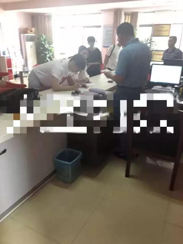 官宣！杨丞琳承认与李荣浩结婚：我们前天领证了