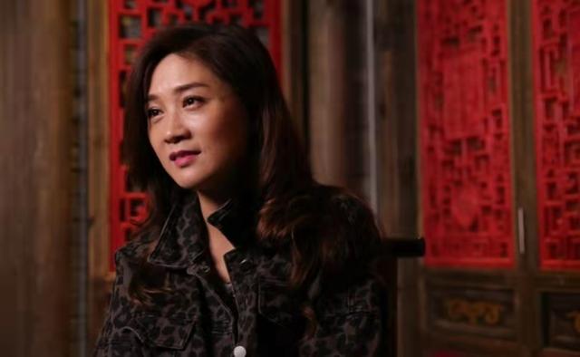 内地登台因长腿抢镜，TVB女星袁洁仪曾三度流产，提议老公找情人