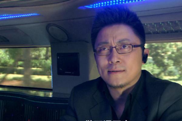 爱情公寓以真实身份客串的4大龙套,图4看不笑才怪