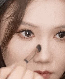 为什么她越素越能火出圈？