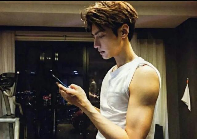 天呐!36岁罗云熙增肥成功,颜值回春太惊艳!不再是“病娇美人”