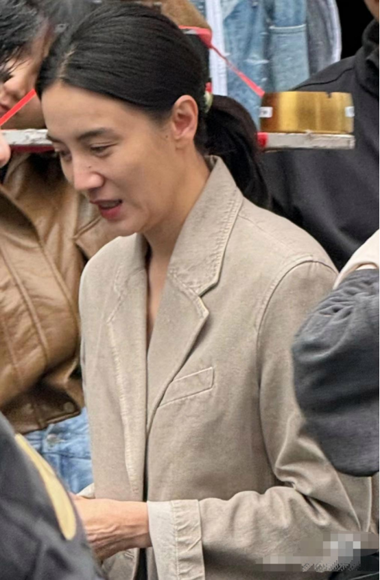 没滤镜真可怕，刘亦菲牙凸嘴大，汤唯皱纹堆积，吕燕满脸雀斑