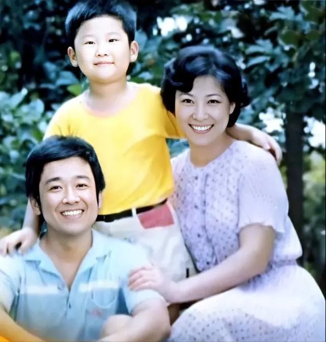 王群，为娶金鹰视后几乎被部队开除，婚后退居幕后成就天下第一嫂