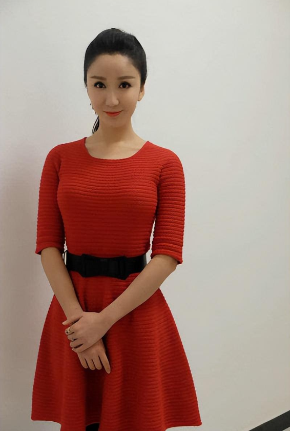 盘点春晚小品中的客串美人,黑丝刘涛应属第一