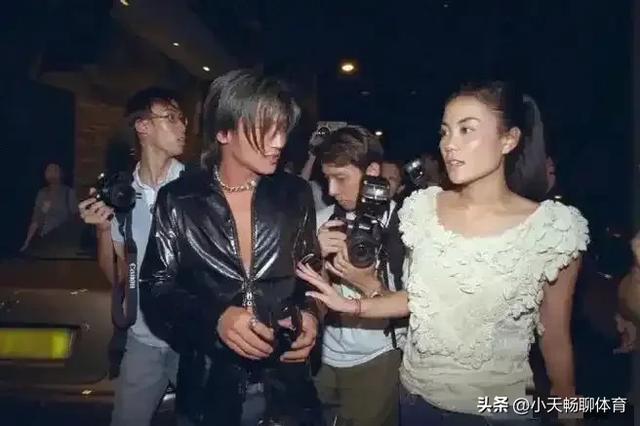 何为歌坛天后,王菲用实力书写属于她的“传奇”