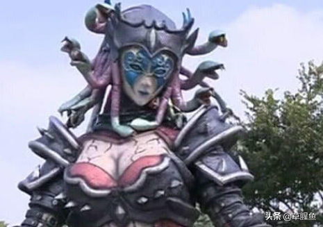 《铠甲勇士》毁童年：两大女神一个比一个火，而你只看五毛特效