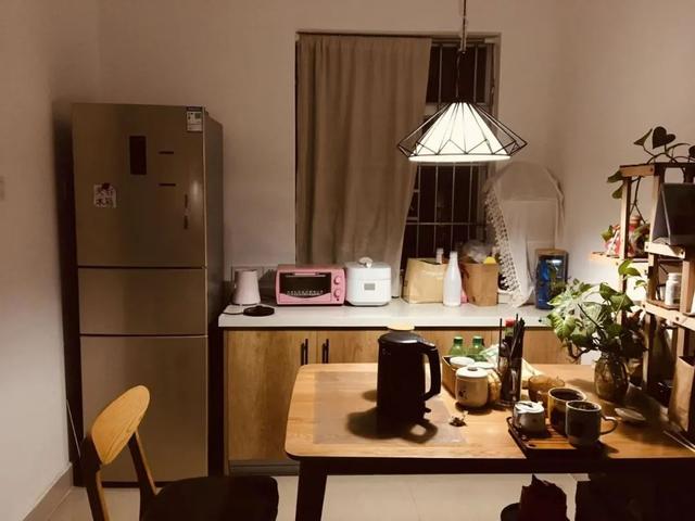 93年家庭主妇低欲望生活:4年不工作,穿10元衣服,每月花销1500