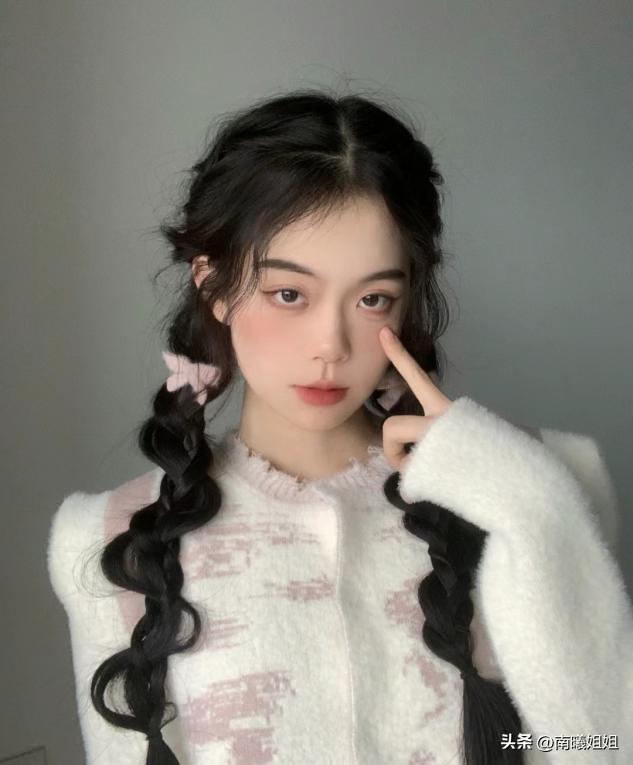 别再披头散发了，今年流行这3种“扎发”，洋气减龄，潮人都跟风