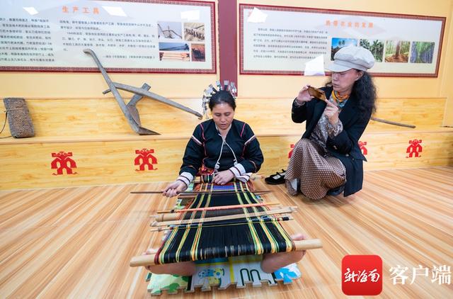 走进黎族｜文化名家走进海南“黎家第一村”听七旬黎族阿公讲述“船型屋”的故事