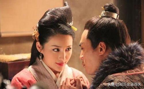 甘婷婷早前回忆拍-水浒,当她在片场拍床戏时,连床下都是工作人员