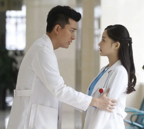 李小璐贾乃亮合作4部大戏，男方卑微了3部，离婚这场戏总算赢一次