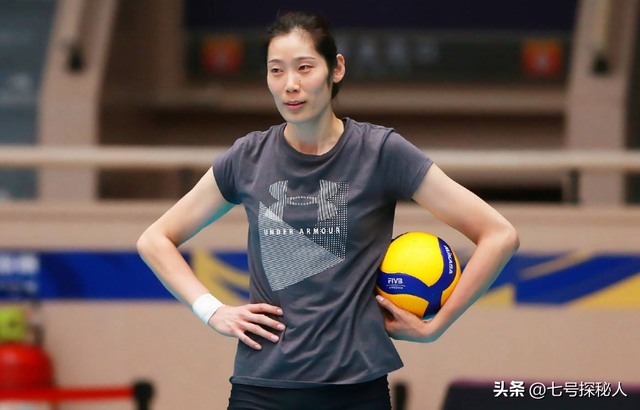 农村女孩到世界冠军，身高1米98的朱婷，爱情毫无进展