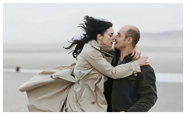 《爱我多深》莫妮卡·贝鲁奇主演：当美丽成为诱惑，真爱何以自处