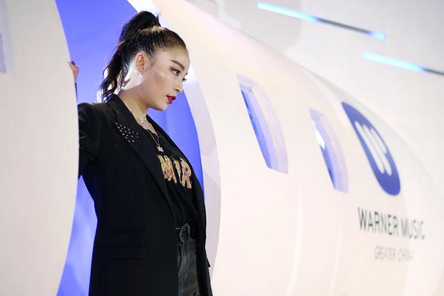 毛衍七签约华纳音乐 新单曲即将登陆