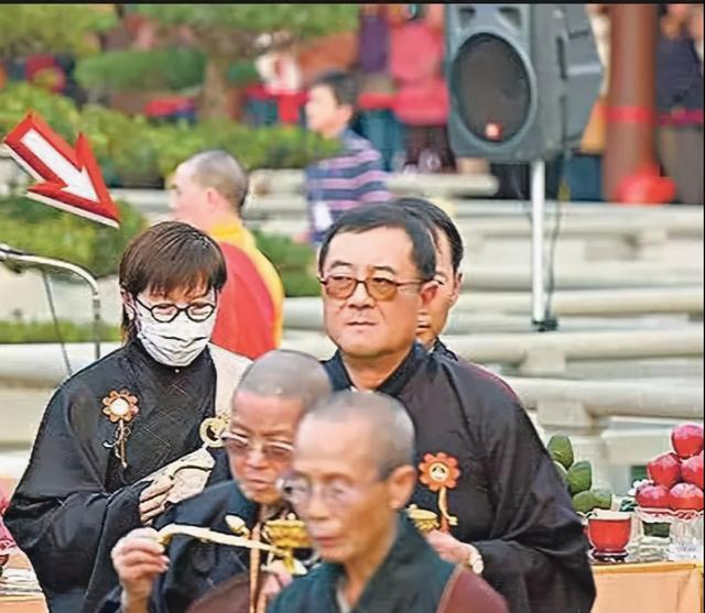 谭咏麟婚内与女粉生子，狠心抛弃发妻：我跟她只有恩情，没有爱情