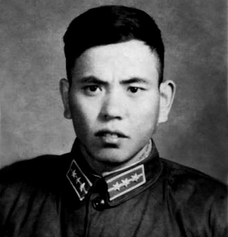 《长津湖》中雷公的原型，是一位山东人，亲手缴获美军北极熊团旗