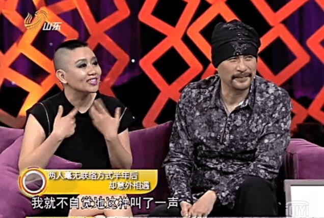 他被誉为“风月片”教父，拦截训练中的女兵，直言：我们结婚吧