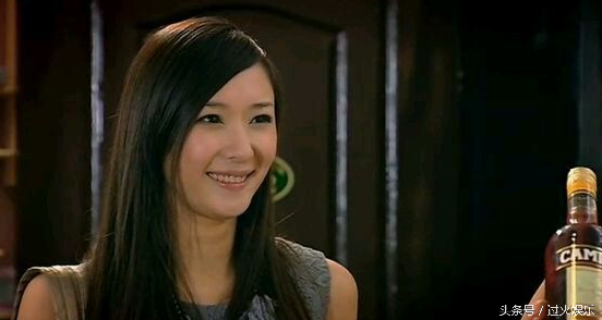 爱情公寓中惊艳的女配，完全不输女主，参加过好声音