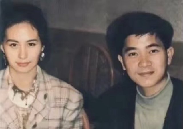 赌王和二太先后离世，被棒打鸳鸯的何超琼上热搜，豪门绝恋美强惨