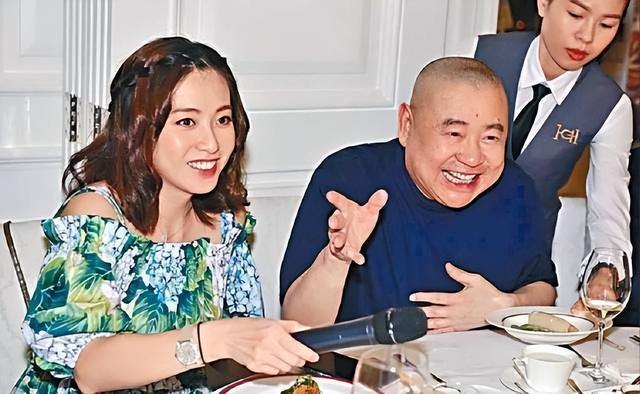 甘比好手段：钩织店打造贤妻良母人设，套牢刘銮雄独掌700亿家产