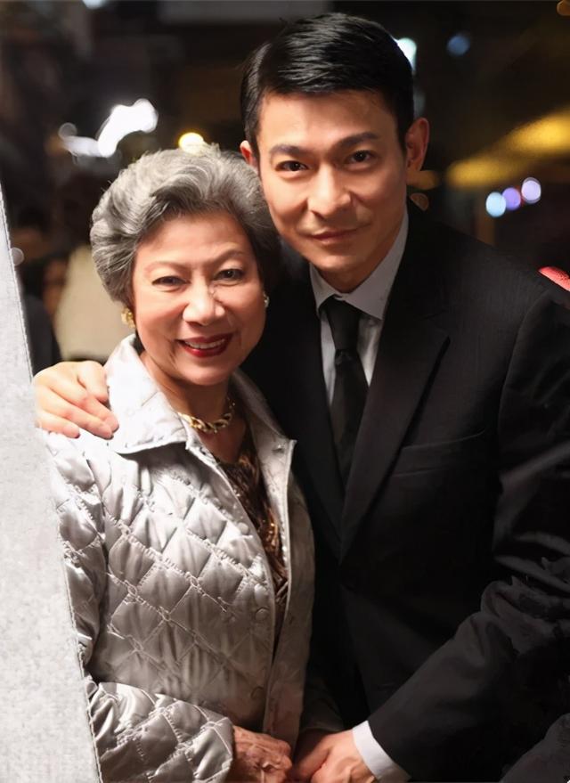 一代“鬼后”罗兰，86岁仍无人敢娶，曾相亲被嫌晦气