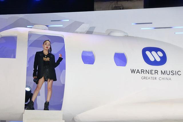 毛衍七签约华纳音乐 新单曲即将登陆