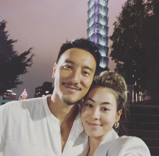 王阳明蔡诗芸婚变后街头拥吻，激情过后各回各家，仍是分居状态