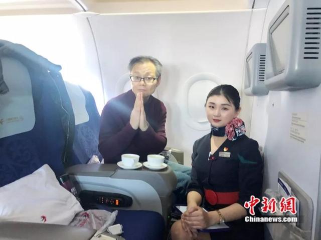 一张登机牌为何占了“两个座位”?背后故事让人泪目……