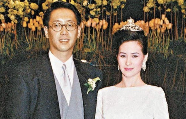 赌王和二太先后离世，被棒打鸳鸯的何超琼上热搜，豪门绝恋美强惨