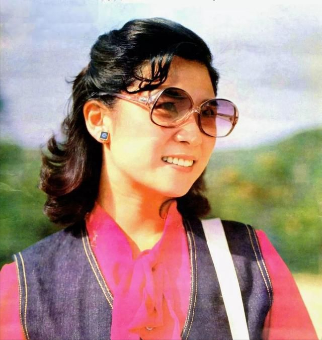 王群，为娶金鹰视后几乎被部队开除，婚后退居幕后成就天下第一嫂