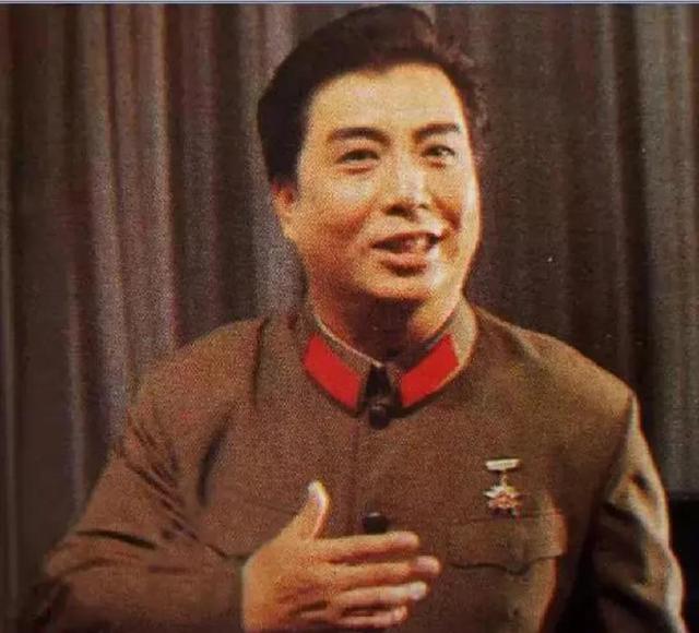 李双江每月养老金高达3万，梦鸽李天一连夜转移资产，在美国定居