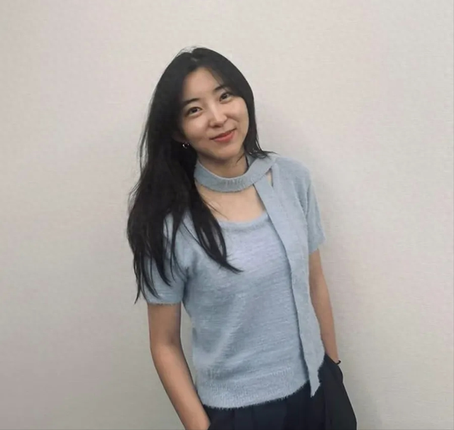 她收到了泫雅的结婚请帖，昔日不和传闻烟消云散？