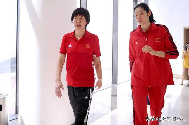 农村女孩到世界冠军，身高1米98的朱婷，爱情毫无进展