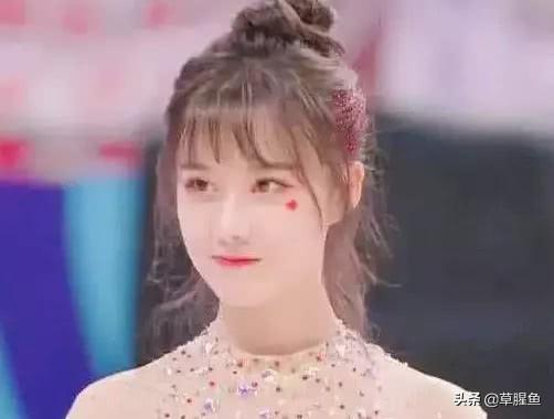 《铠甲勇士》毁童年：两大女神一个比一个火，而你只看五毛特效