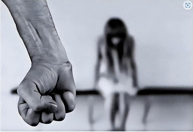 禁忌事件曝光！男子酒后逛红灯区，老鸨居然推荐未成年少女！