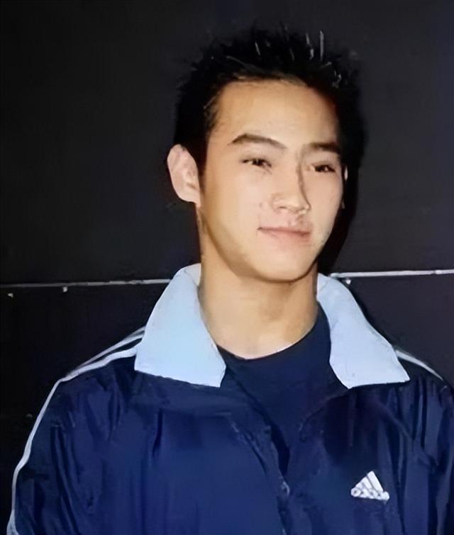 李双江每月养老金高达3万，梦鸽李天一连夜转移资产，在美国定居