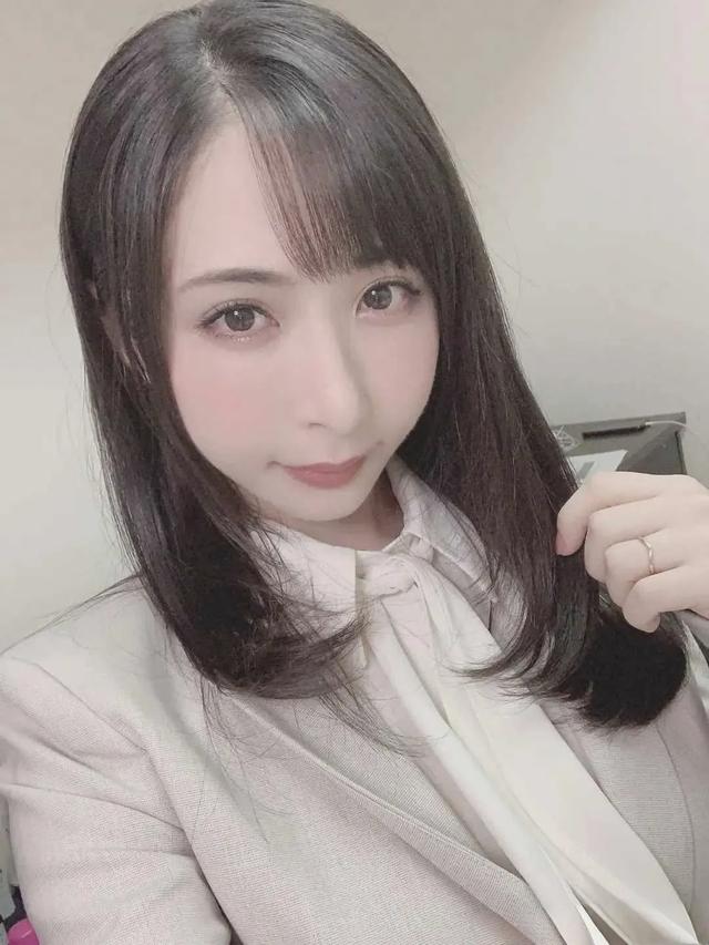 大沢佑香：迷人魅力令人心动